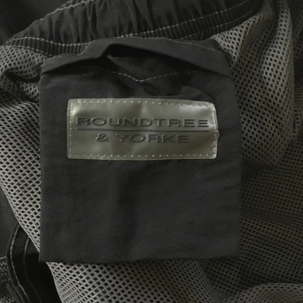 Roundtree & Yorke-NWOT-Black Cargo Swim Shorts with Drawstring